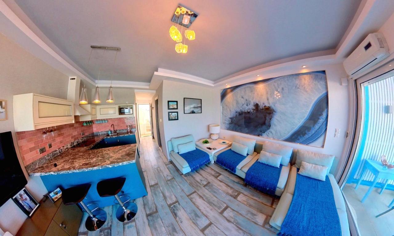 Deluxe Beach Apartment- Sleeps 2 & Private Terrace Haraki Bagian luar foto