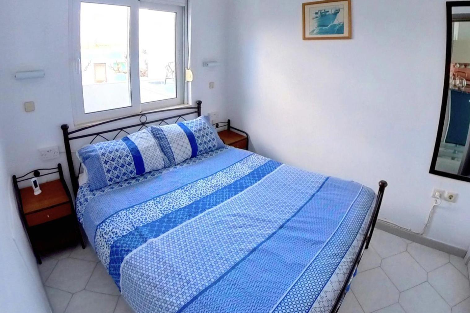 Deluxe Beach Apartment- Sleeps 2 & Private Terrace Haraki Bagian luar foto